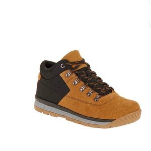 Boots fashion hiking mens new sizes 10M or 10.5M leather Ozark Trails